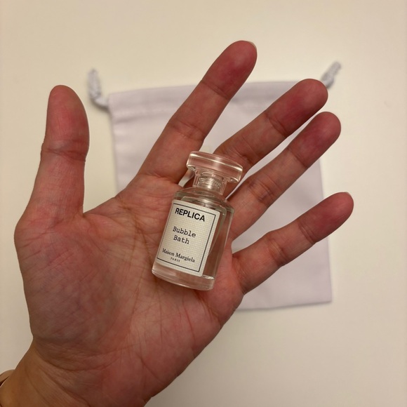 Maison Margiela Bubble Bath Deluxe Travel Size Mini with  Drawstring Bag - Picture 2 of 2